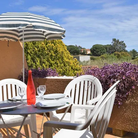 4 Couchages Avec Terrasse, Parking Et Proche Au Lavandou - Fr-1-251-240 Apartment